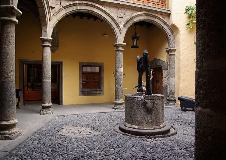 Columbus House (Casa de Colón)
